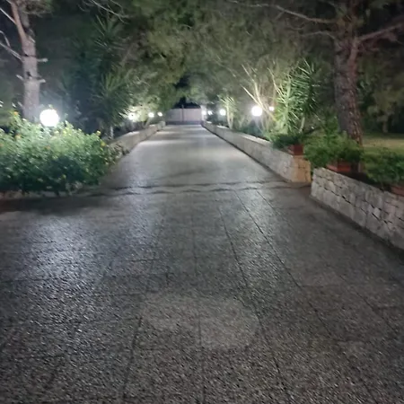 Paradiso Villa Latiano