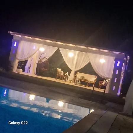 Villa Paradiso *